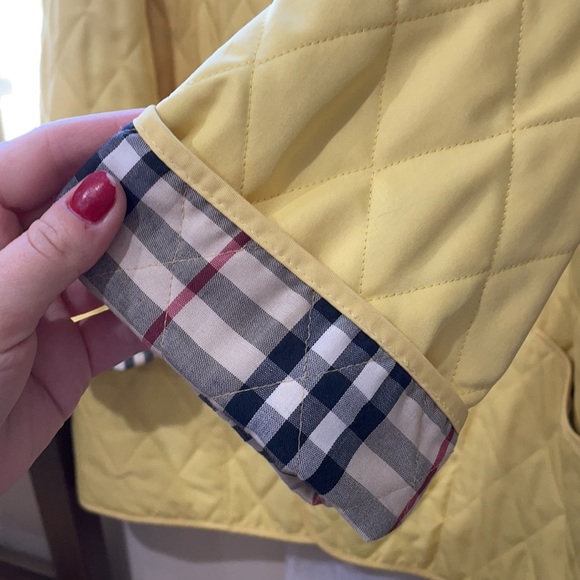 Yellow Burberry rain jacket - Picture 4 of 8
